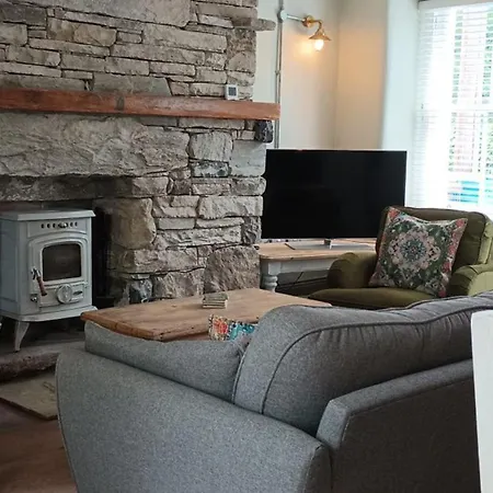 M044 An Teach Cloich The Stone House