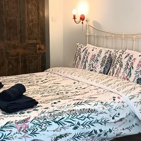 M044 An Teach Cloich The Stone House