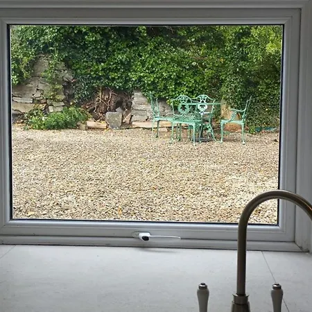 M044 An Teach Cloich The Stone House Holiday home *